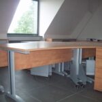 Meble biurowe - biurka kontowe i szafki żaluzjowe